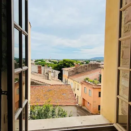 Studio ~ Centre Ville . * Fréjus